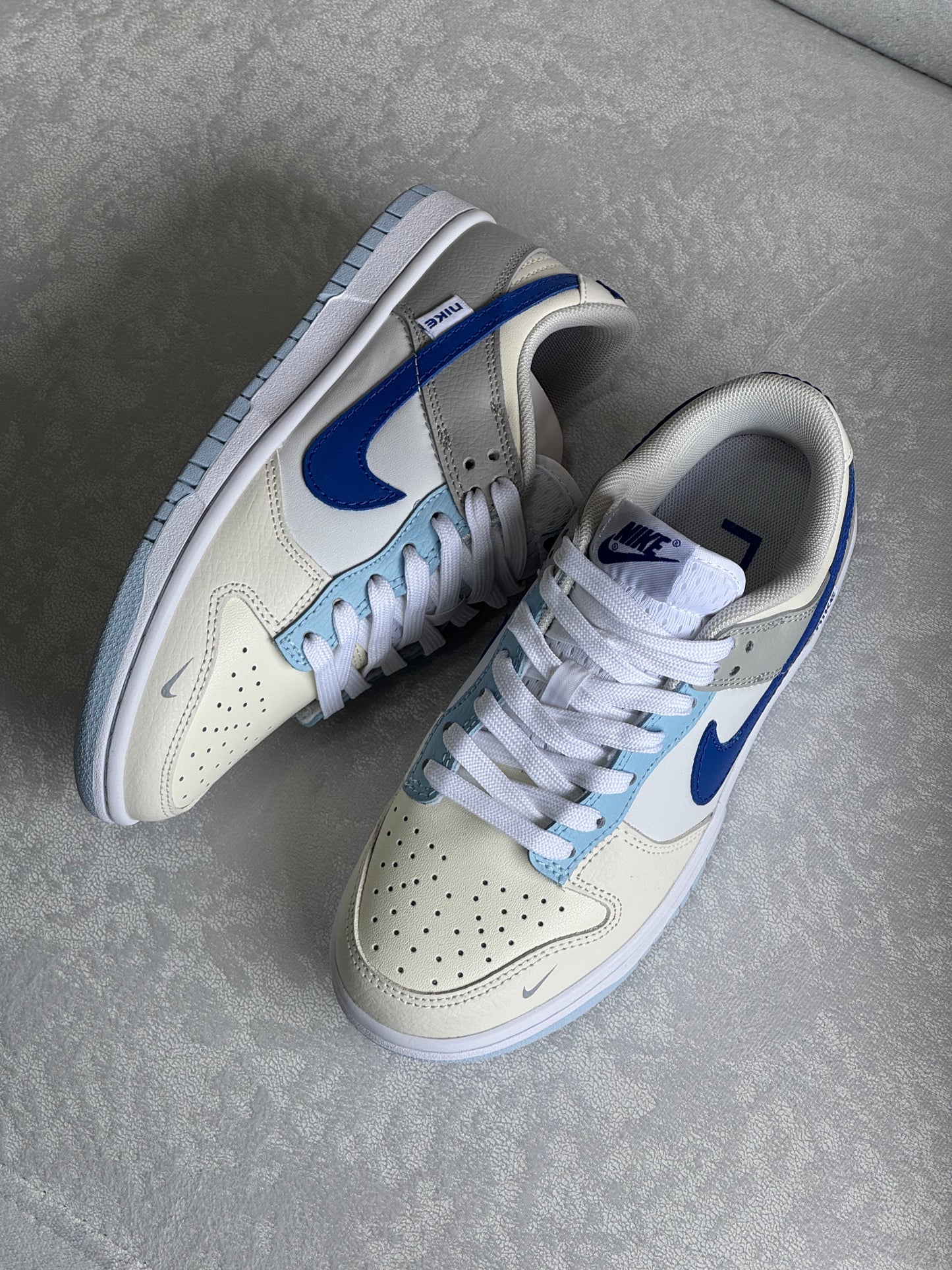 Nike SB Dunk Ivory Hyper Royal