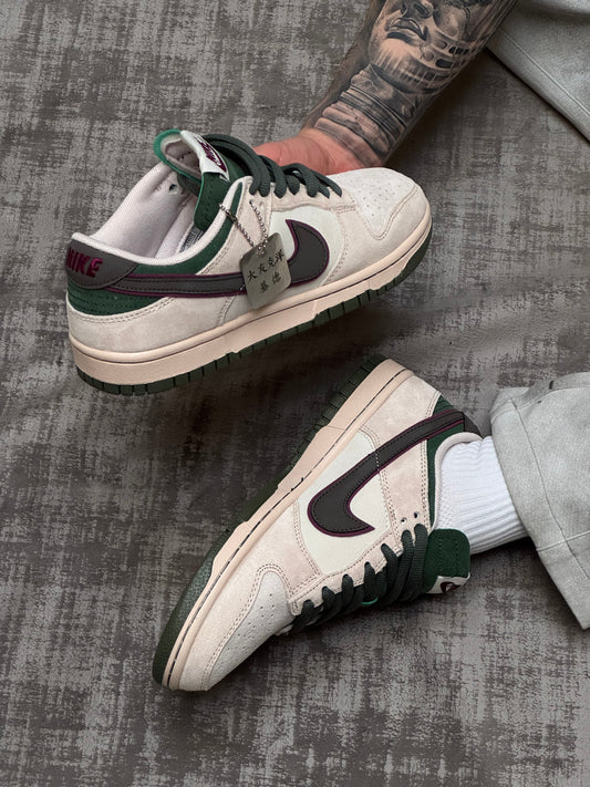 Nike SB Dunk Low