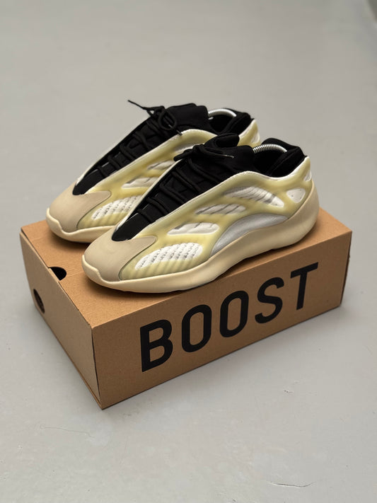 Adidas Yeezy 700 V3