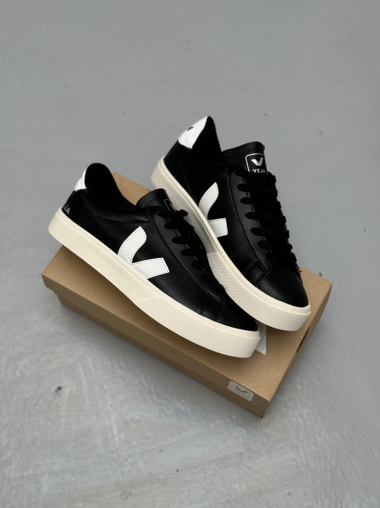Veja Black