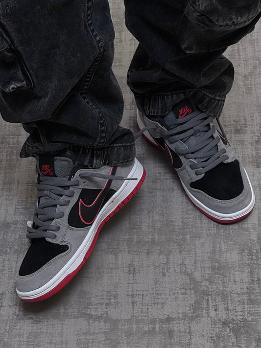 Nike SB Dunk Negro Rojo