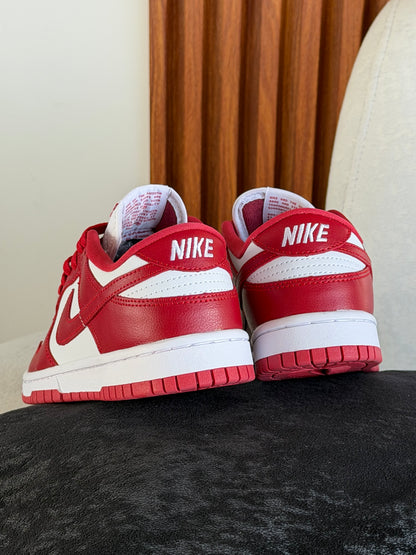 Nike SB Dunk Red