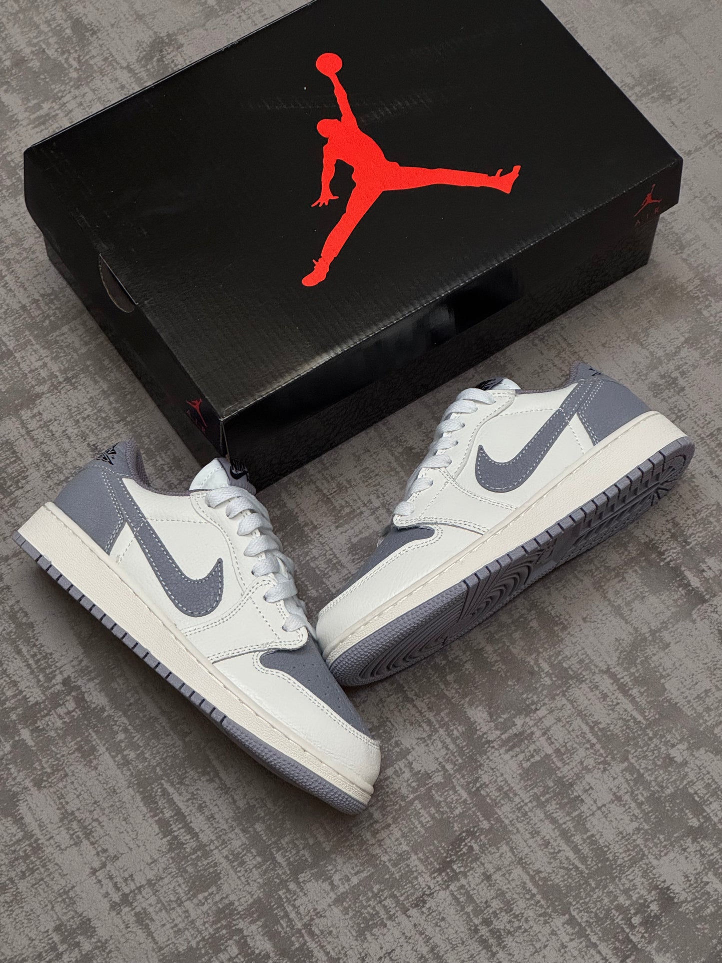 Air Jordan 1 Low ‘Atmostphere Grey’