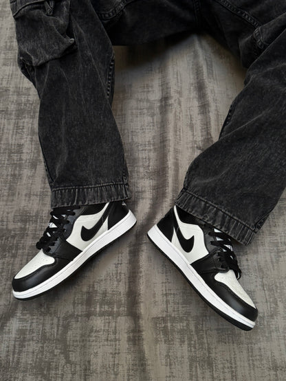 Air Jordan Retro 1 Low B&W