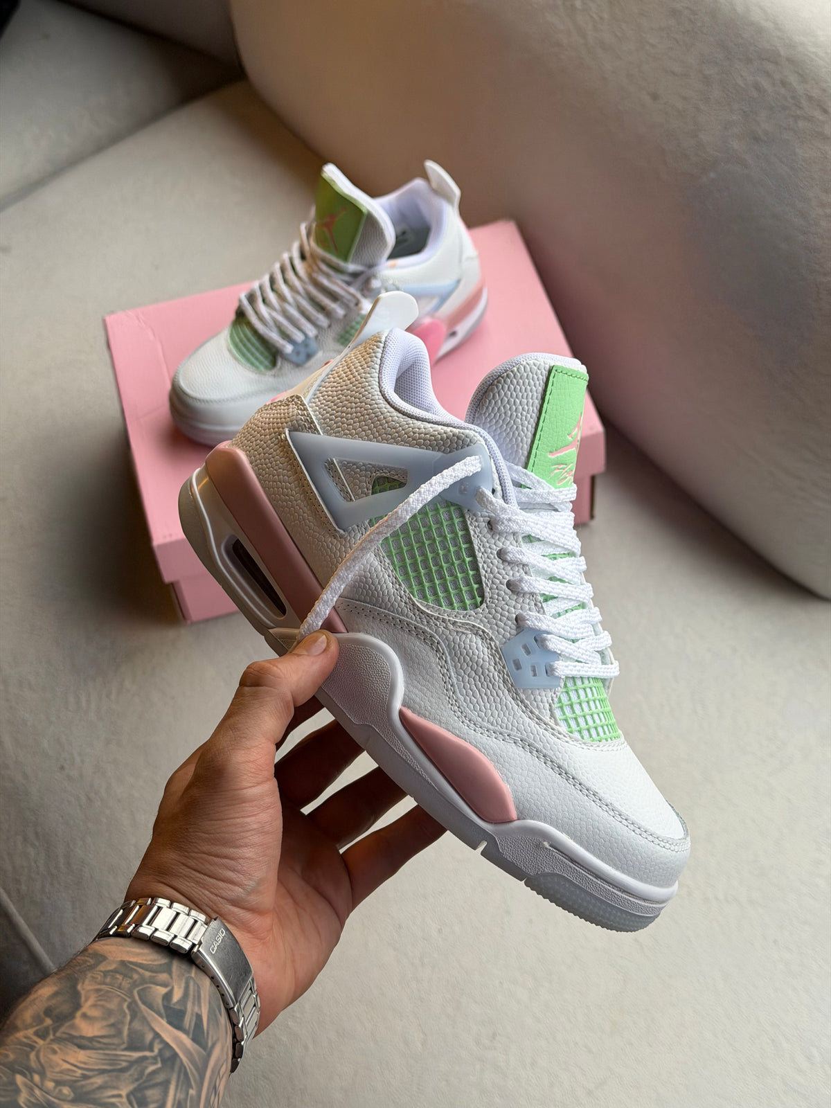 Air Jordan 4 Retro "Valentine's Day"