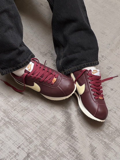 Nike Cortez Vinotinto