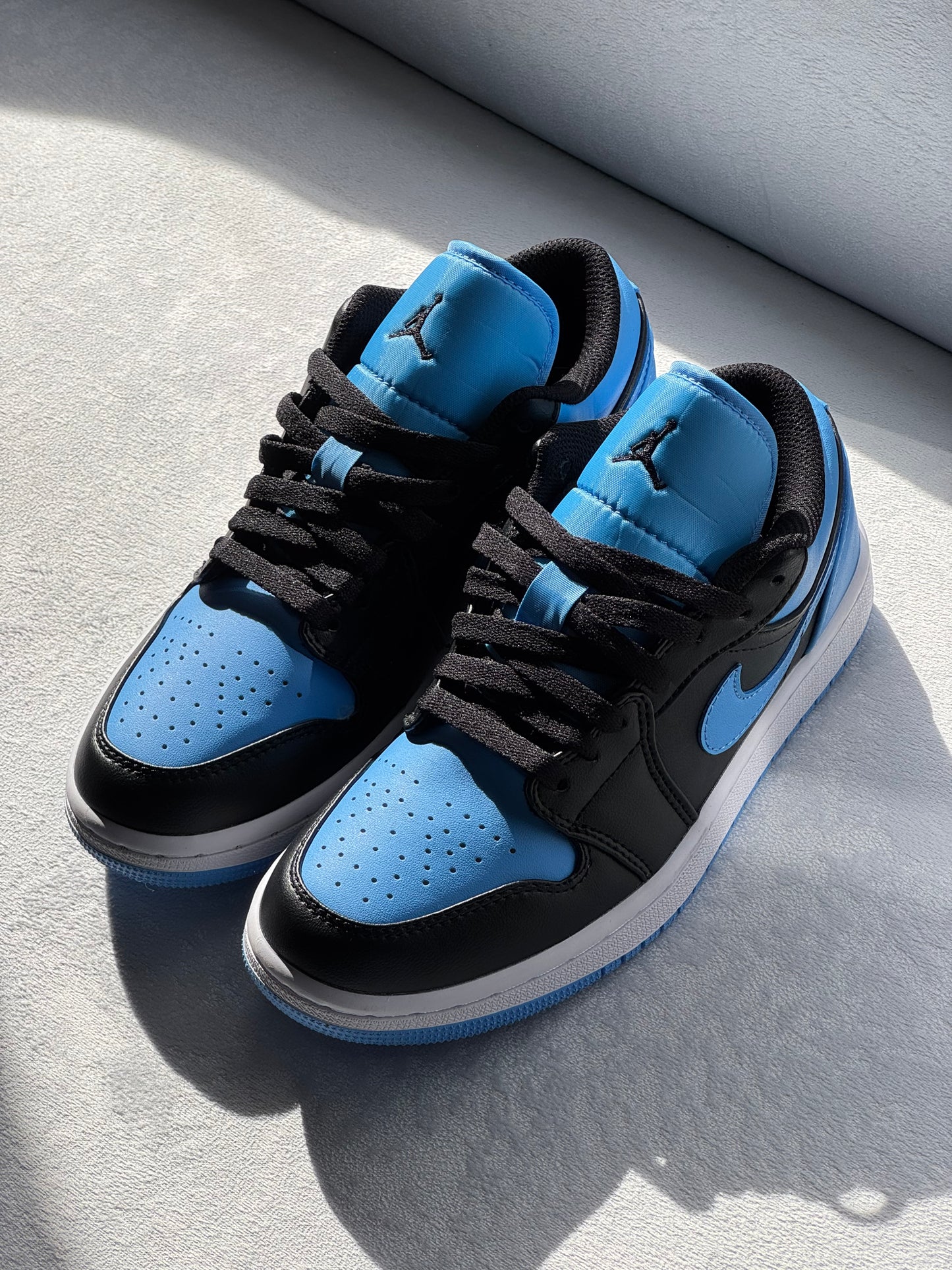 Air Jordan 1 Low University Blue