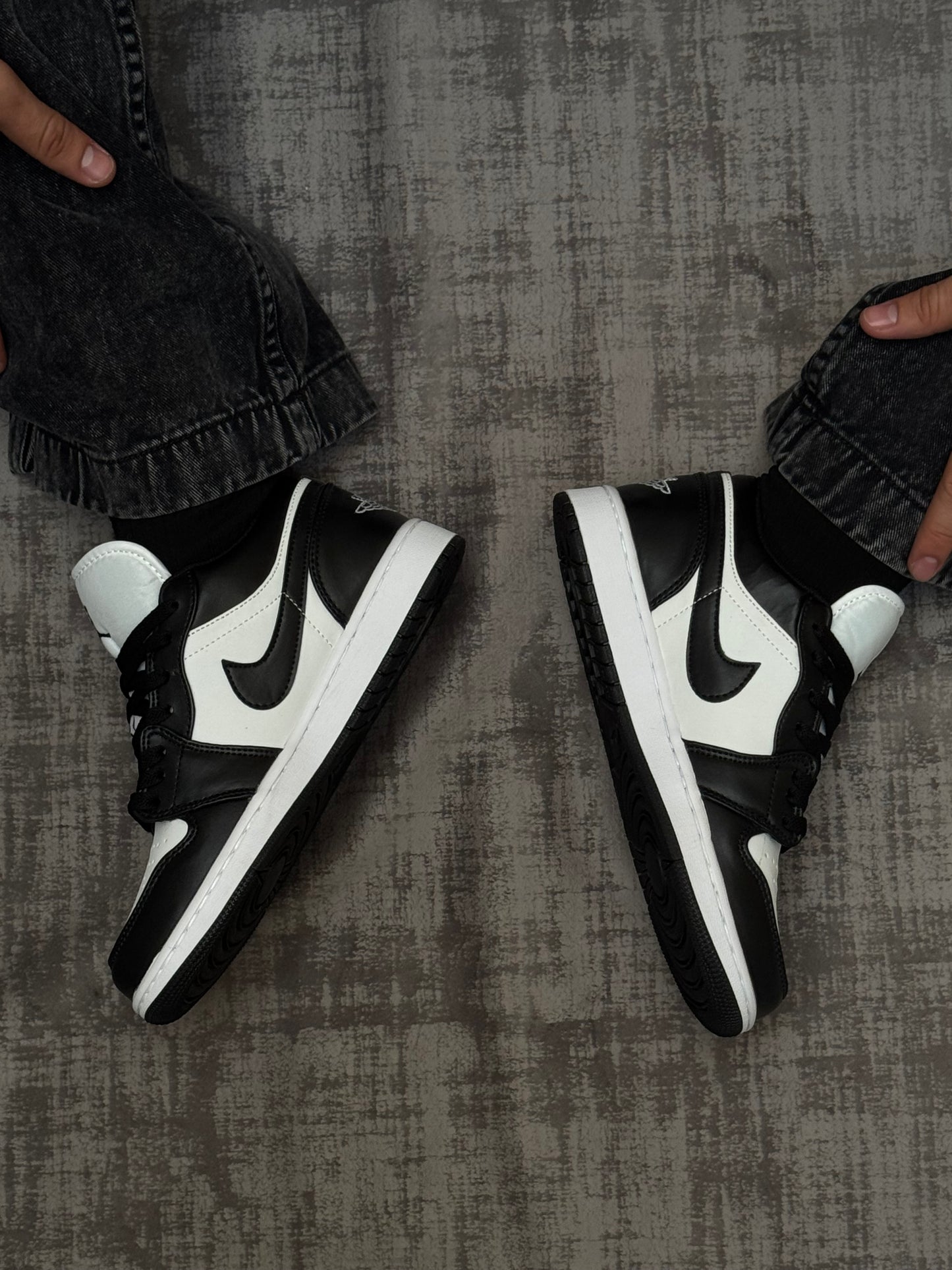 Air Jordan Retro 1 Low B&W