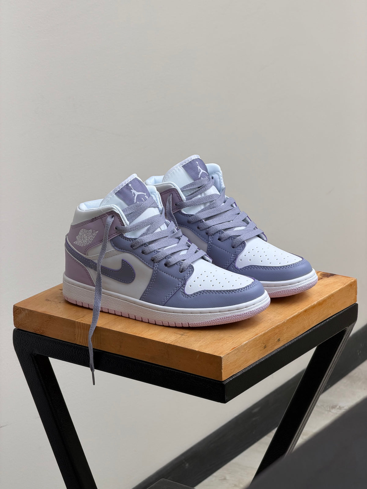 Air Jordan 1 Mid “Indigo Haze / Doll / White”