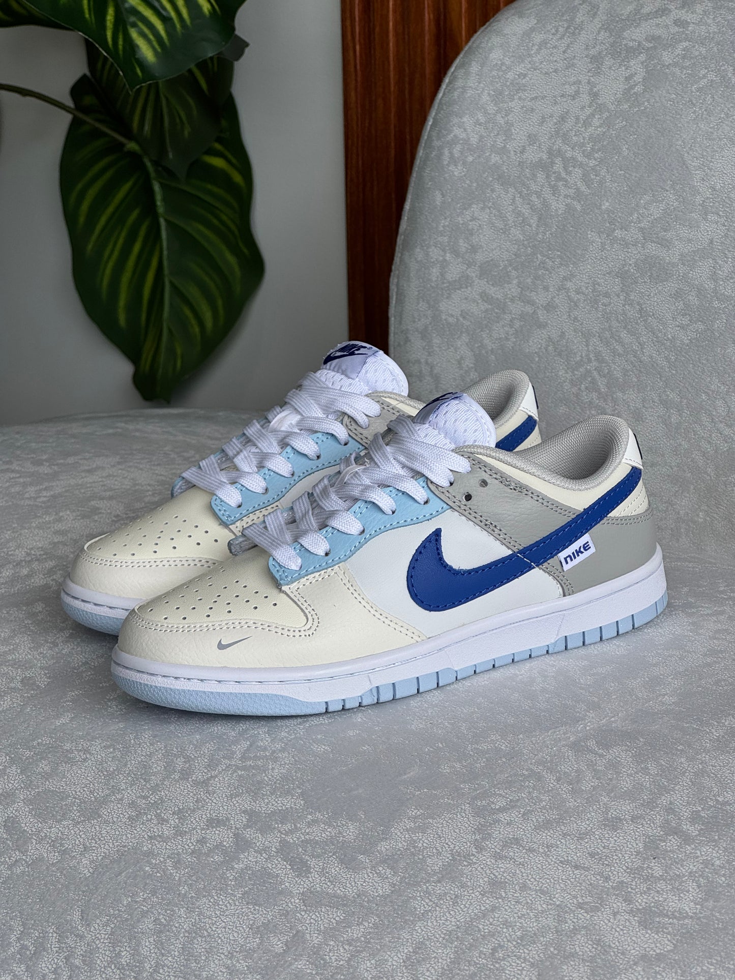Nike SB Dunk Ivory Hyper Royal
