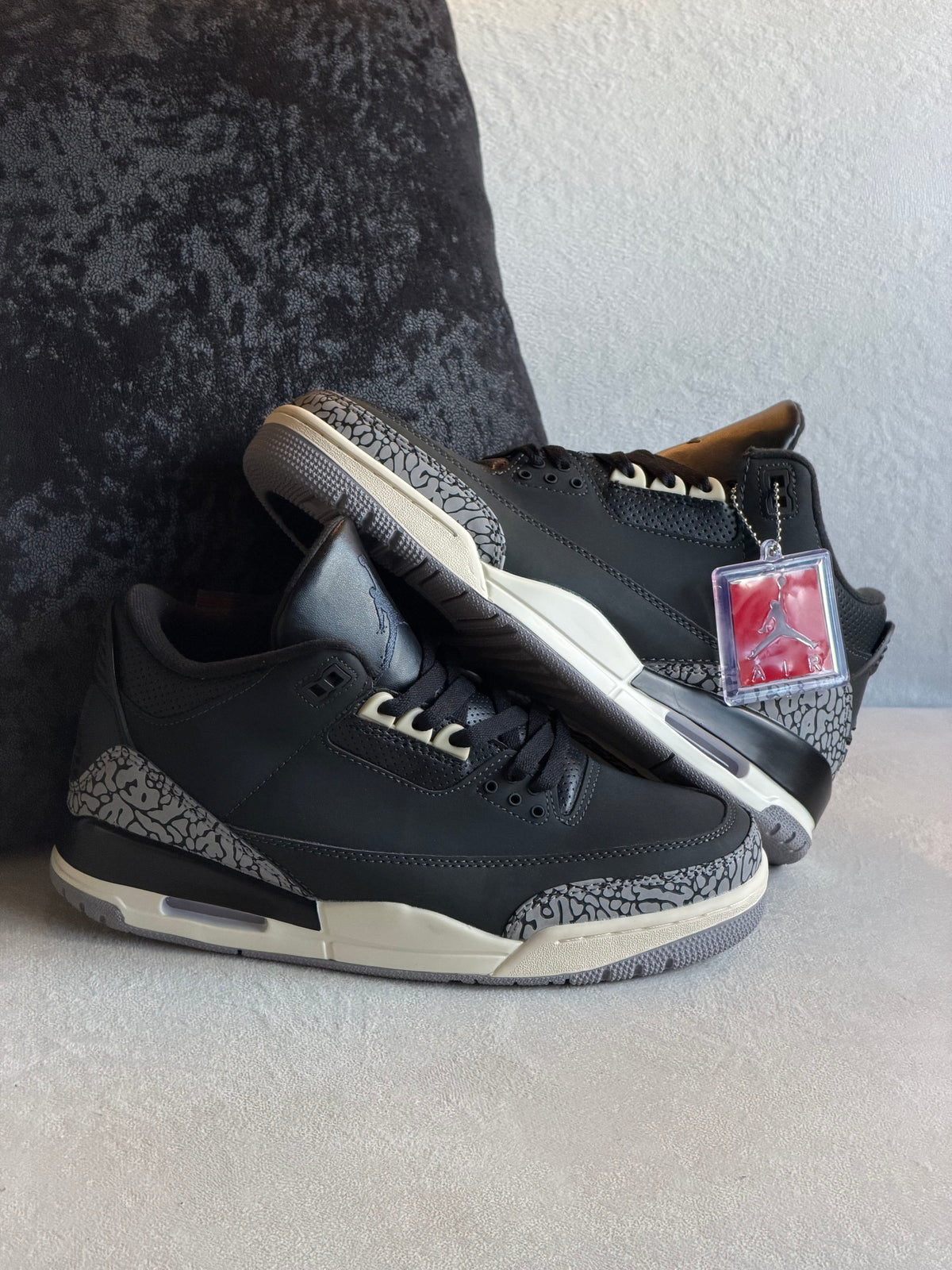 Air Jordan Retro 3 Cement