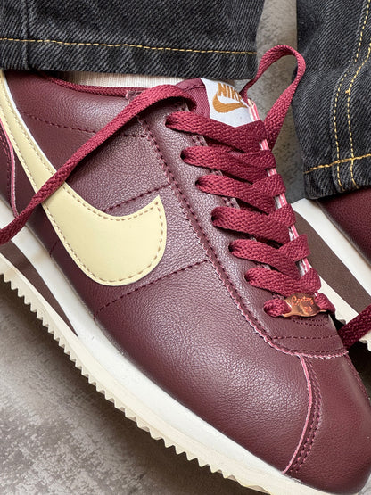 Nike Cortez Vinotinto
