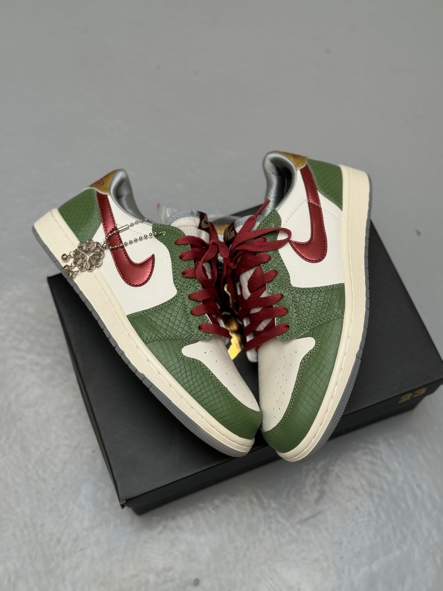 Air Jordan Retro 1 Low Year Of Dragon