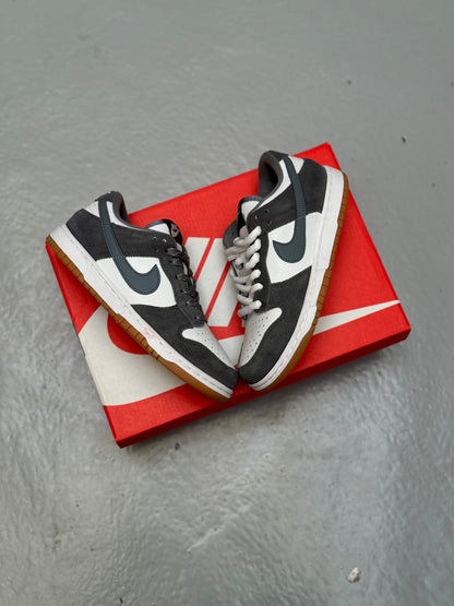 Nike Dunk Low Smoke Grey Gum 3M Swoosh
