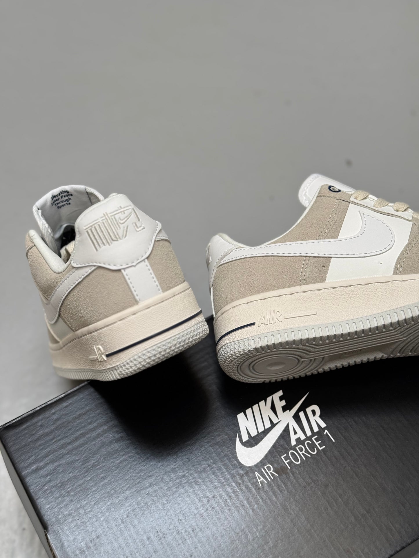 Air Force One “Naike”