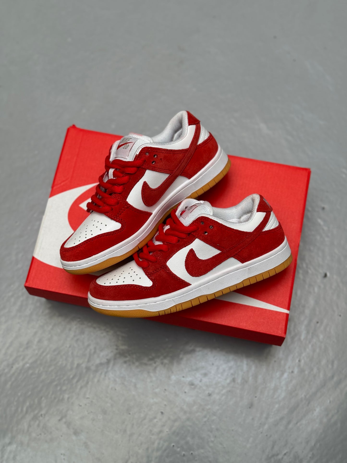 Nike SB Dunk Low “University Red Gum