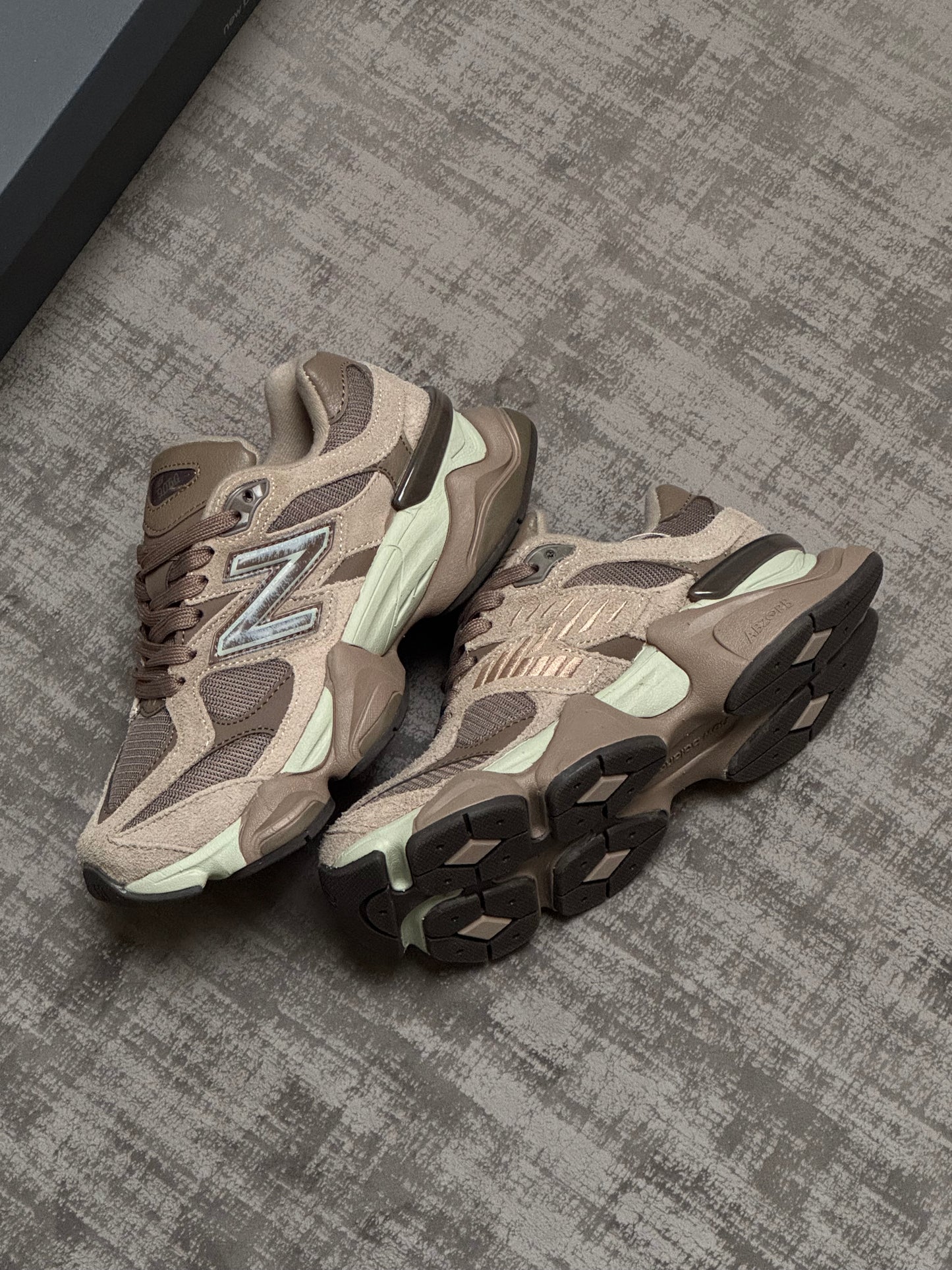 New Balance 9060 Café