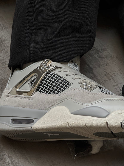 Air Jordan Retro 4 “Frozen Moments”