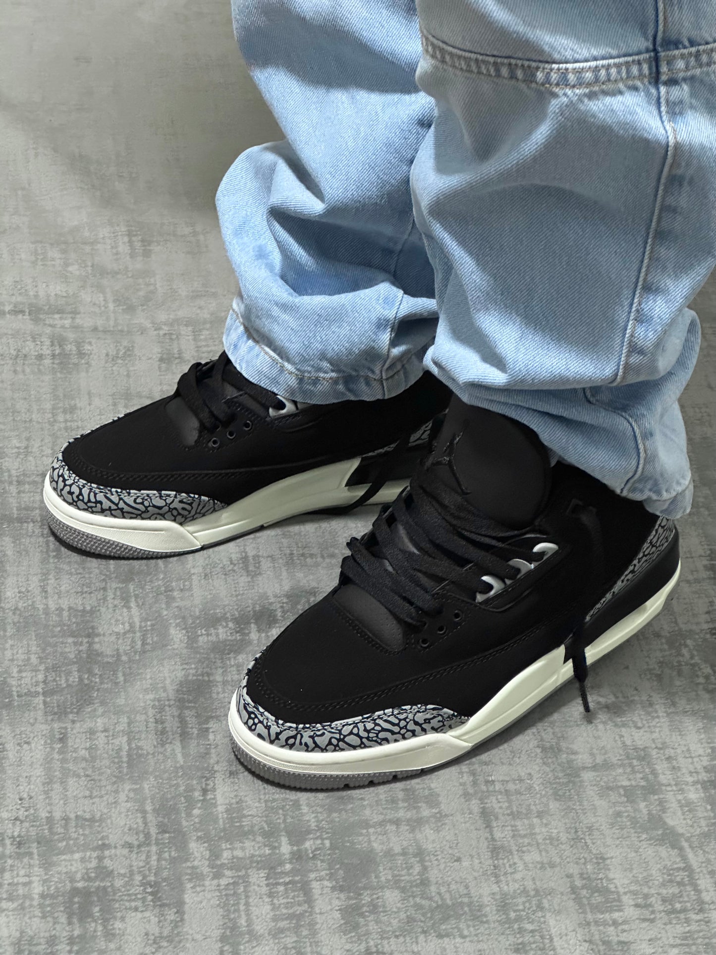 Air Jordan Retro 3 Cement