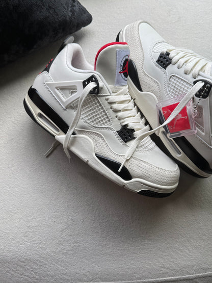 Nike Air Jordan 4 Retro "Flight Club"
