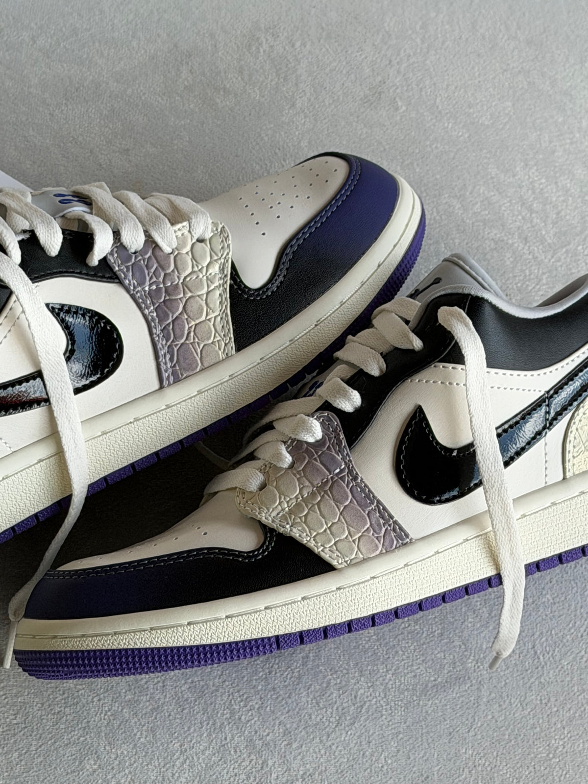 Air Jordan 1 Low SE "Punk Rock"
