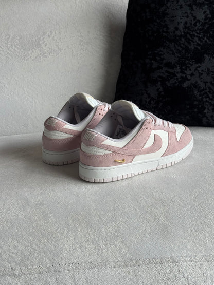 Nike Dunk Low Pearl Pink