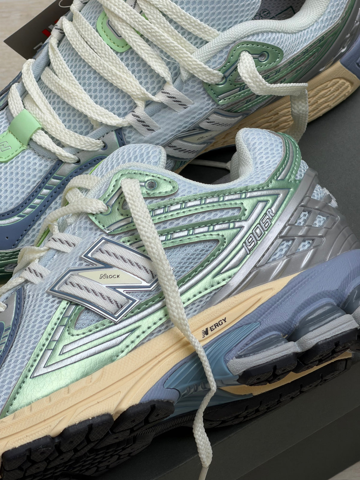 New Balance 1906R 'Ice Blue/Melon Water'