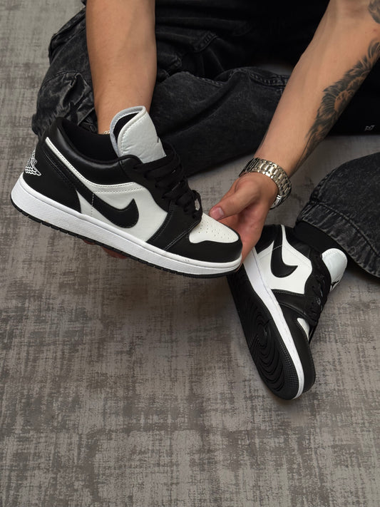 Air Jordan Retro 1 Low B&W