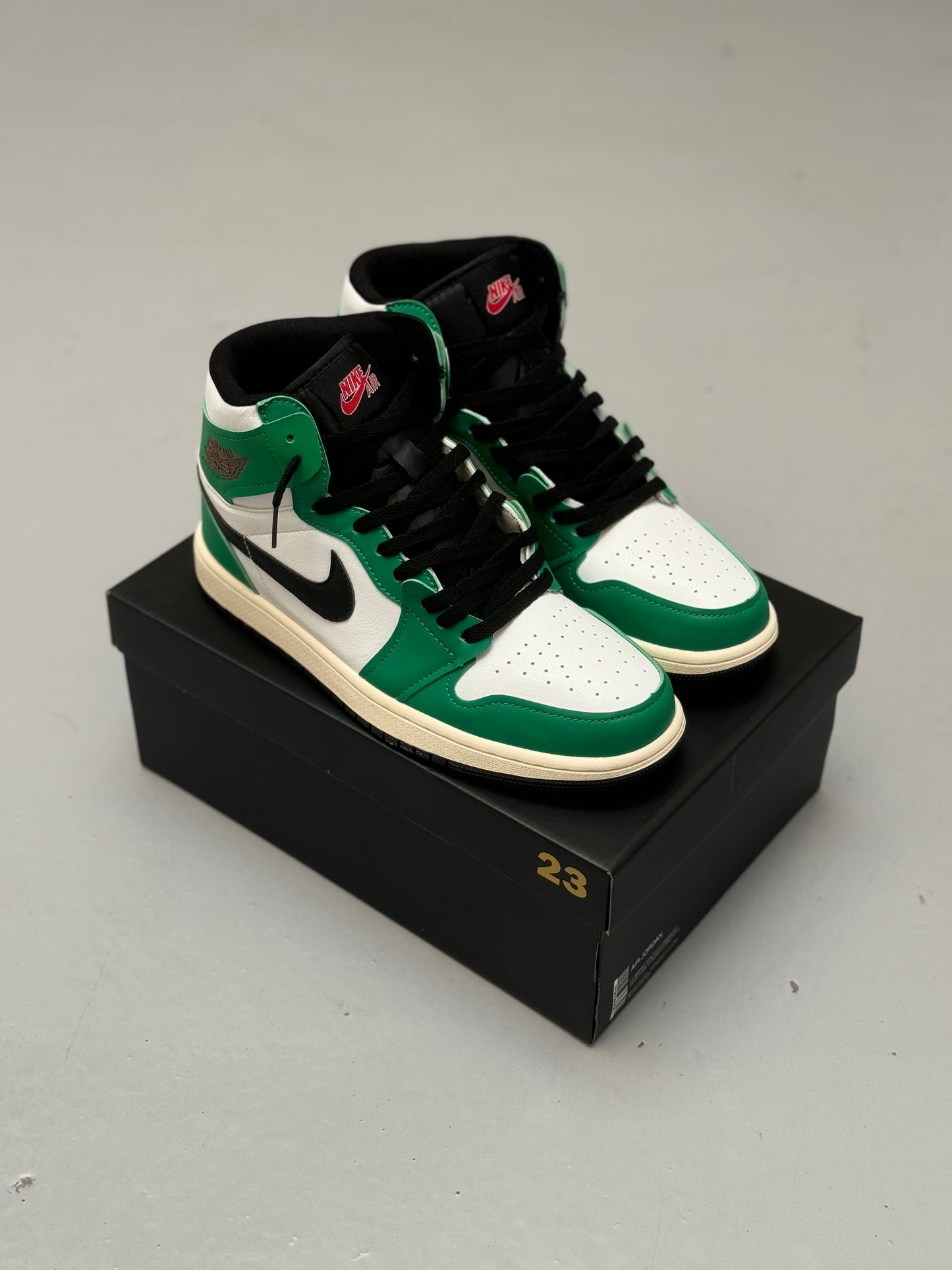 Air Jordan Retro 1 Lucky Green