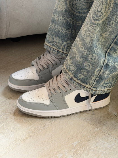 Air Jordan 1 Grey