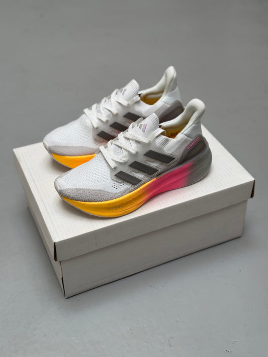 Adidas UltraBoost “Light Boost” Gris