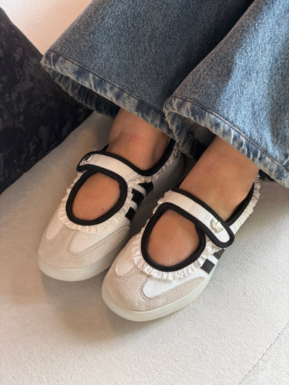 Adidas Samba Jane B&W