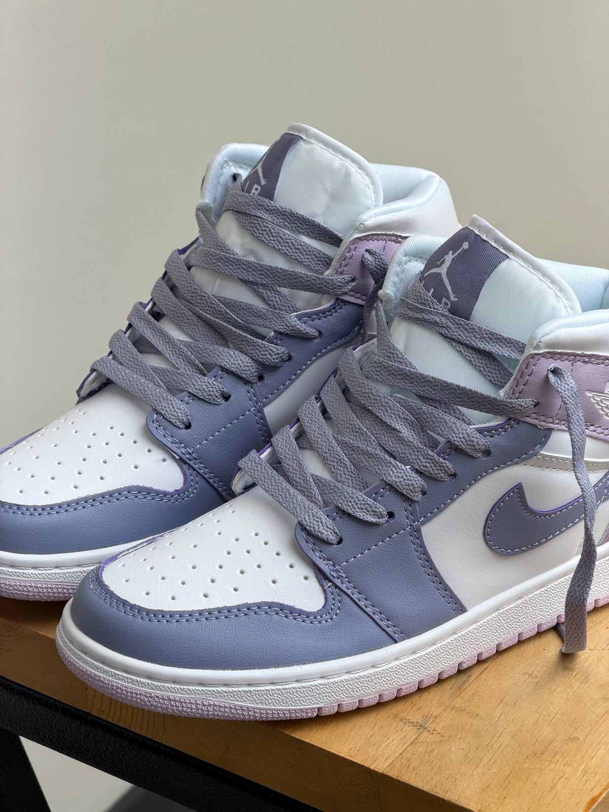 Air Jordan 1 Mid “Indigo Haze / Doll / White”