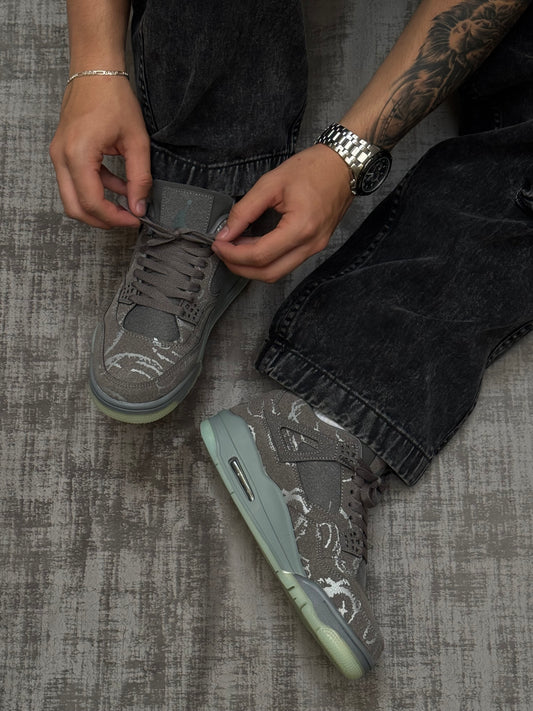 Air Jordan 4 Kaws