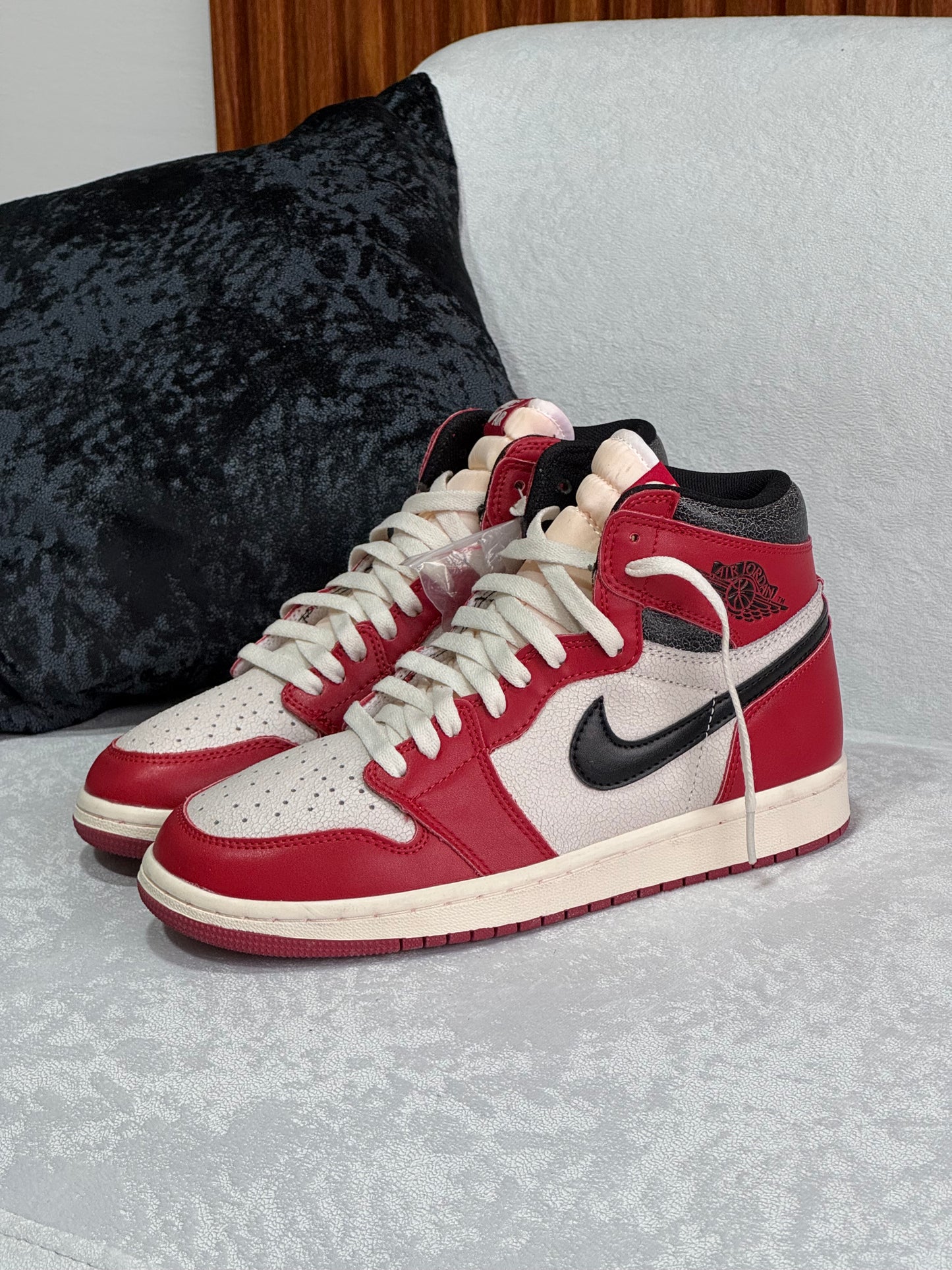 Air Jordan Retro 1 “Lost and Found”