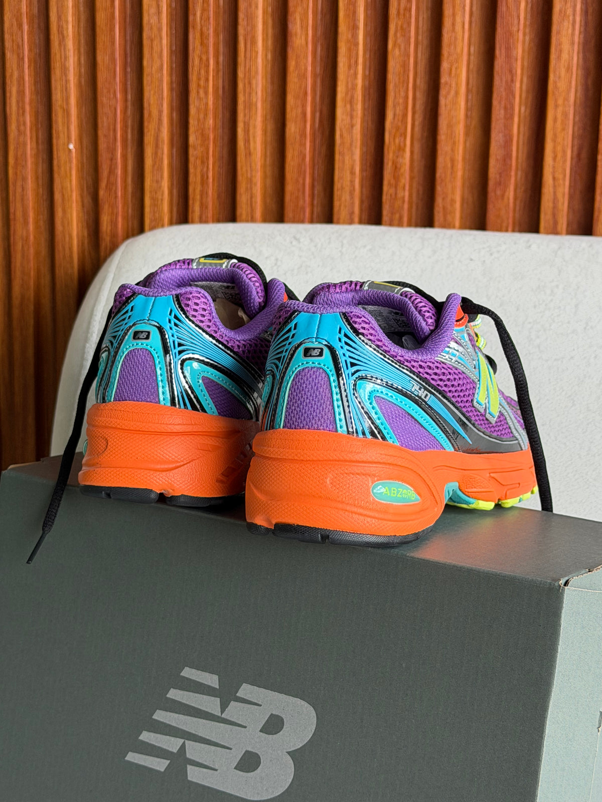 New Balance 740