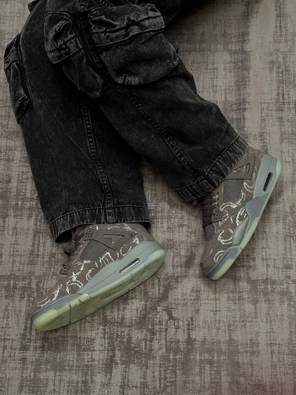 Air Jordan 4 Kaws