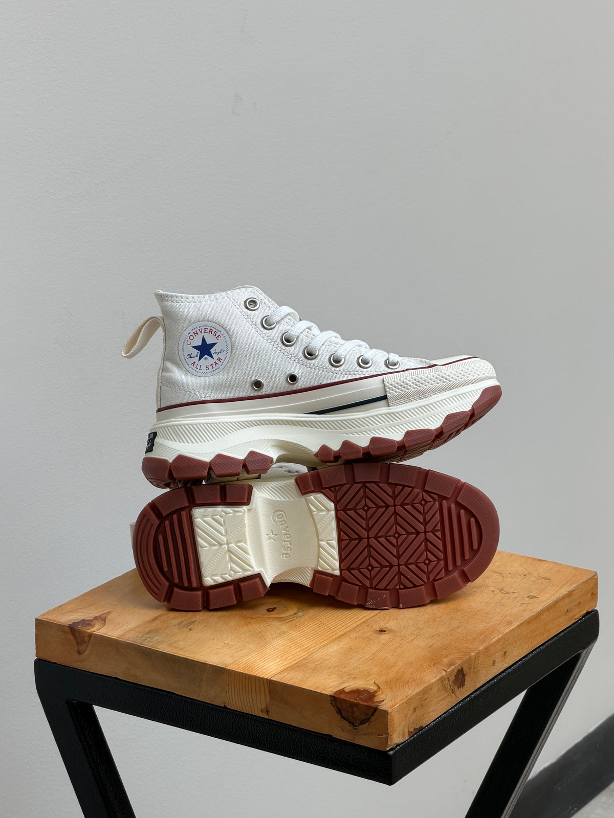 Converse Run Star Hike