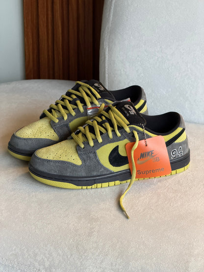 Nike SB Dunk Low x Supreme