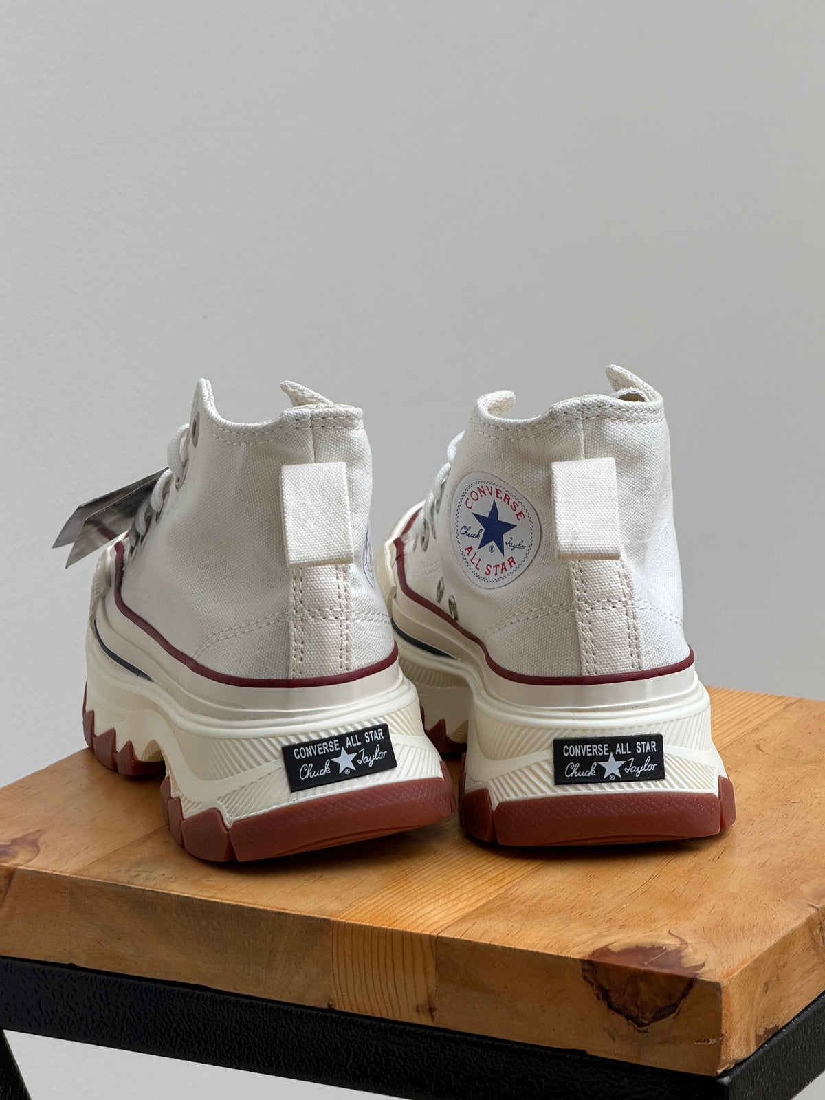 Converse Run Star Hike
