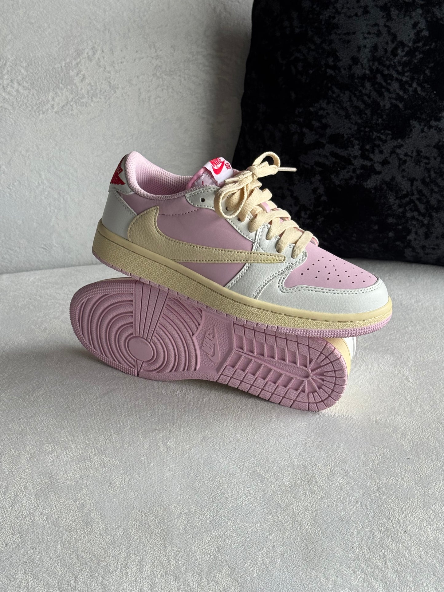 Nike Air Jordan 1 Low OG SP x Travis Scott "Shy Pink"