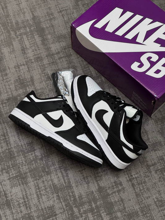 Nike SB Dunk Low Panda