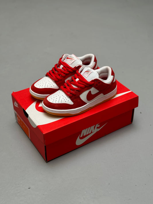 Nike SB Dunk Low “University Red Gum