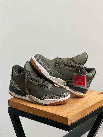 Air Jordan 3 Retro "Medium Olive" / "Family Affair"