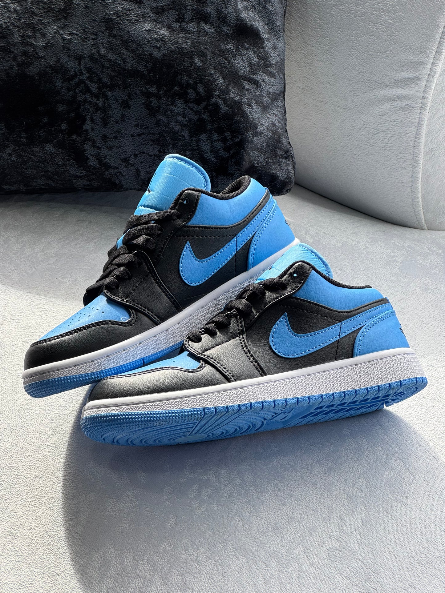 Air Jordan 1 Low University Blue