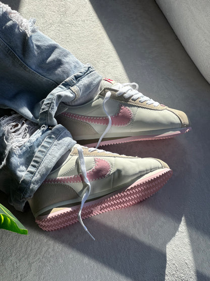 Nike Cortez San Valentín