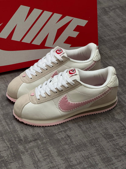 Nike Cortez San Valentín