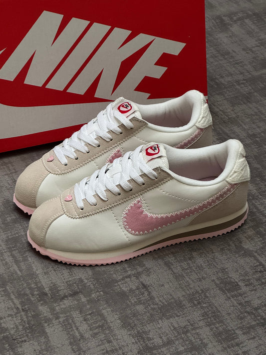 Nike Cortez San Valentín