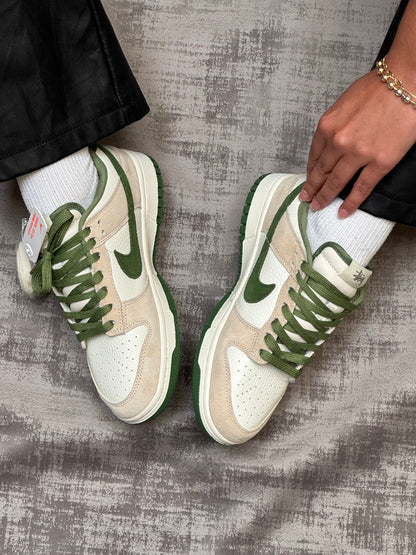 Nike SB Dunk Low Stussy