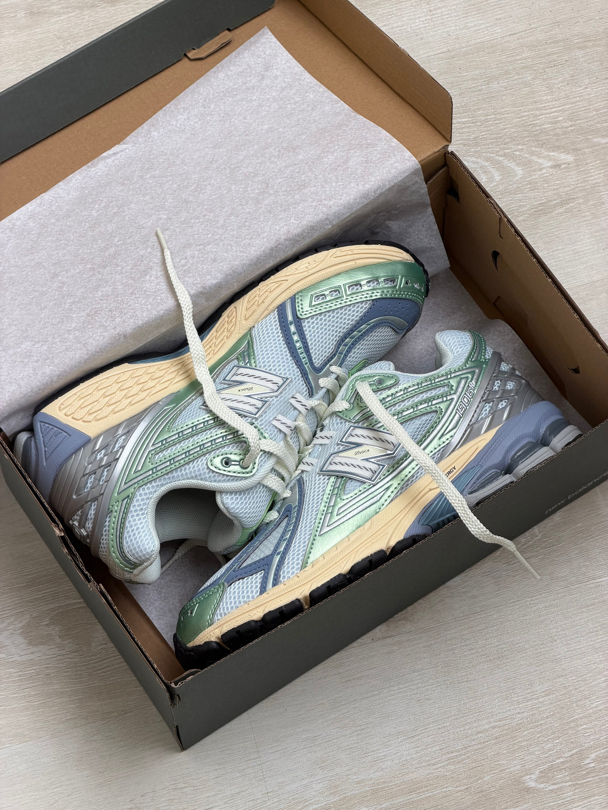 New Balance 1906R 'Ice Blue/Melon Water'
